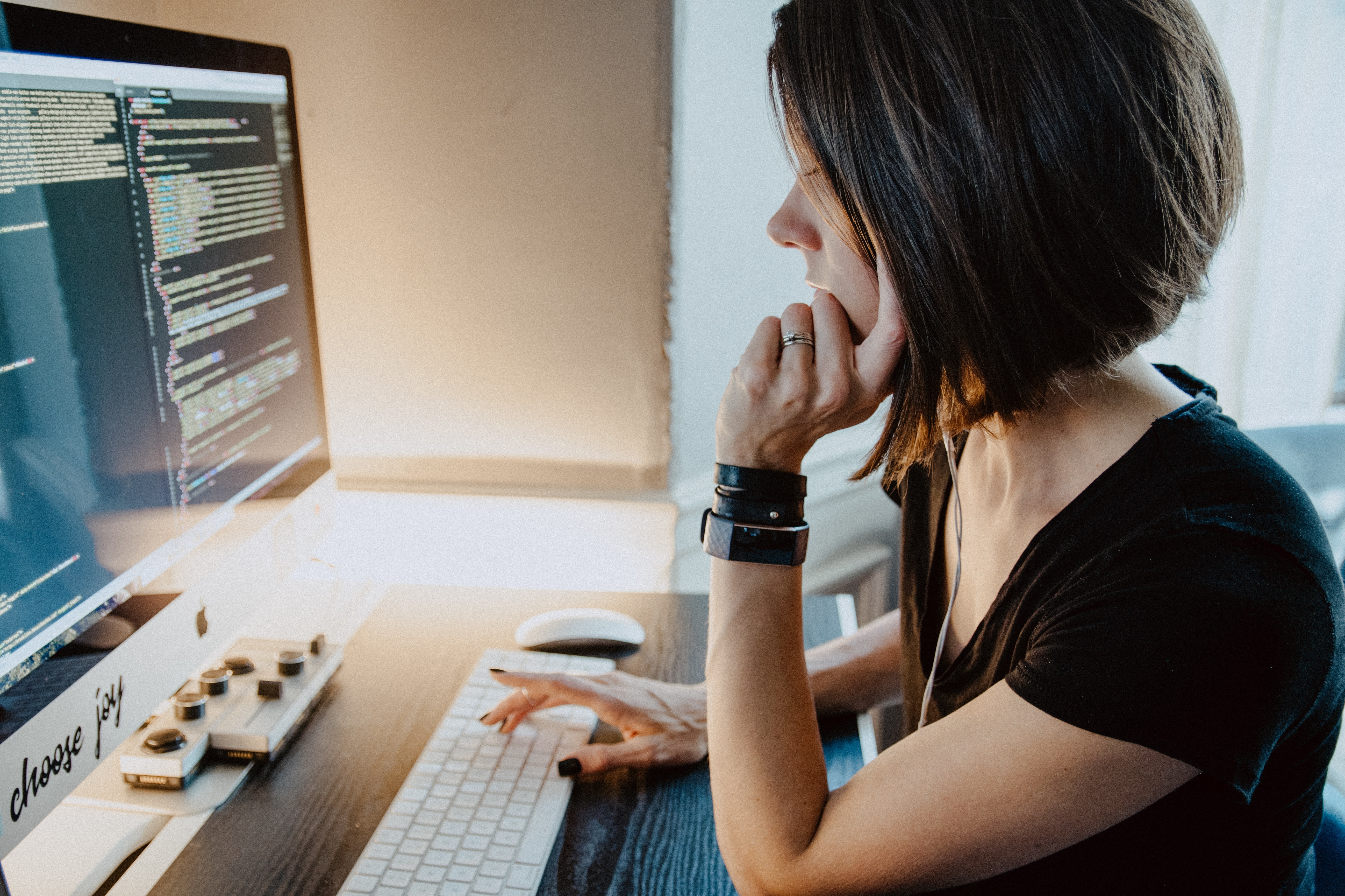 girl using computer
